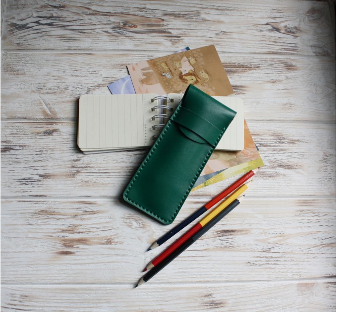 Green leather flat pen sleeve