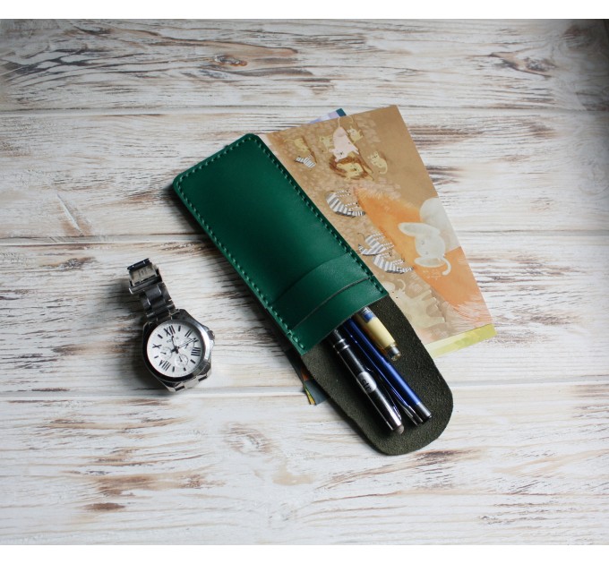 Green leather flat pen sleeve