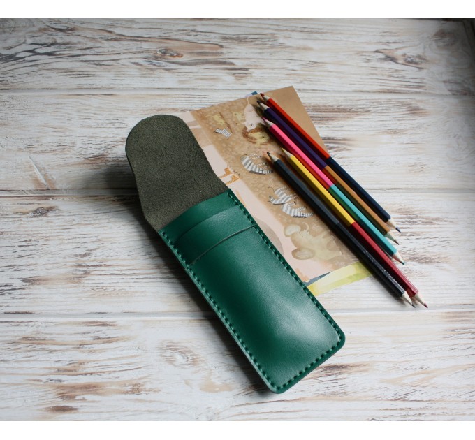 Green leather flat pen sleeve