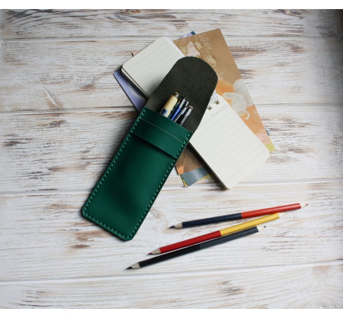 Green leather flat pen sleeve