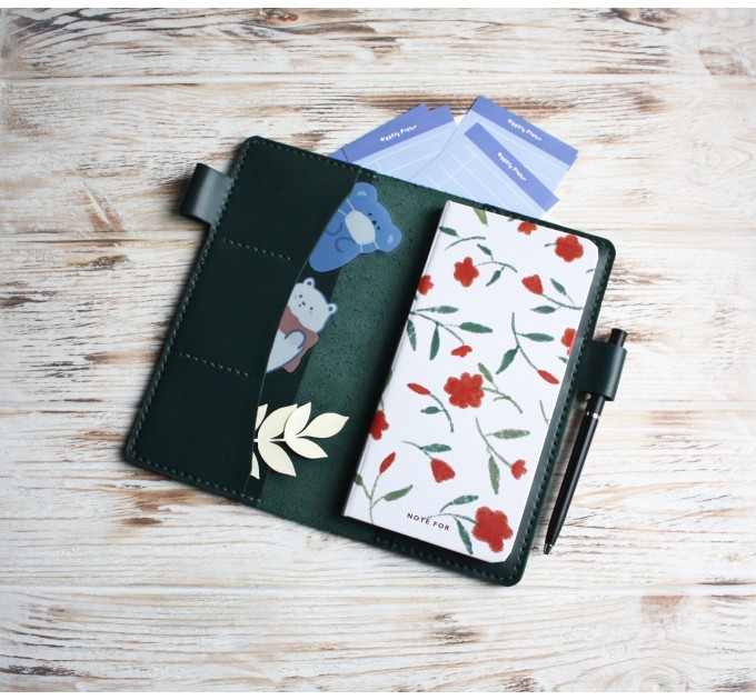 Green leather Hobonichi Weeks cover