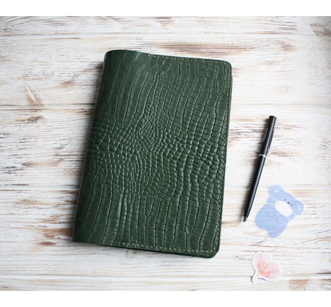 Black croco leather Wonderland222 cover