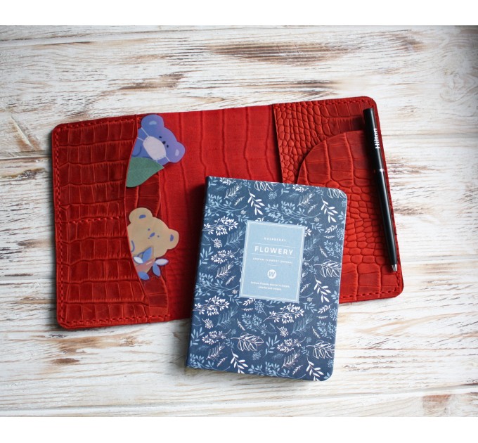 Red croco leather Wonderland222 cover